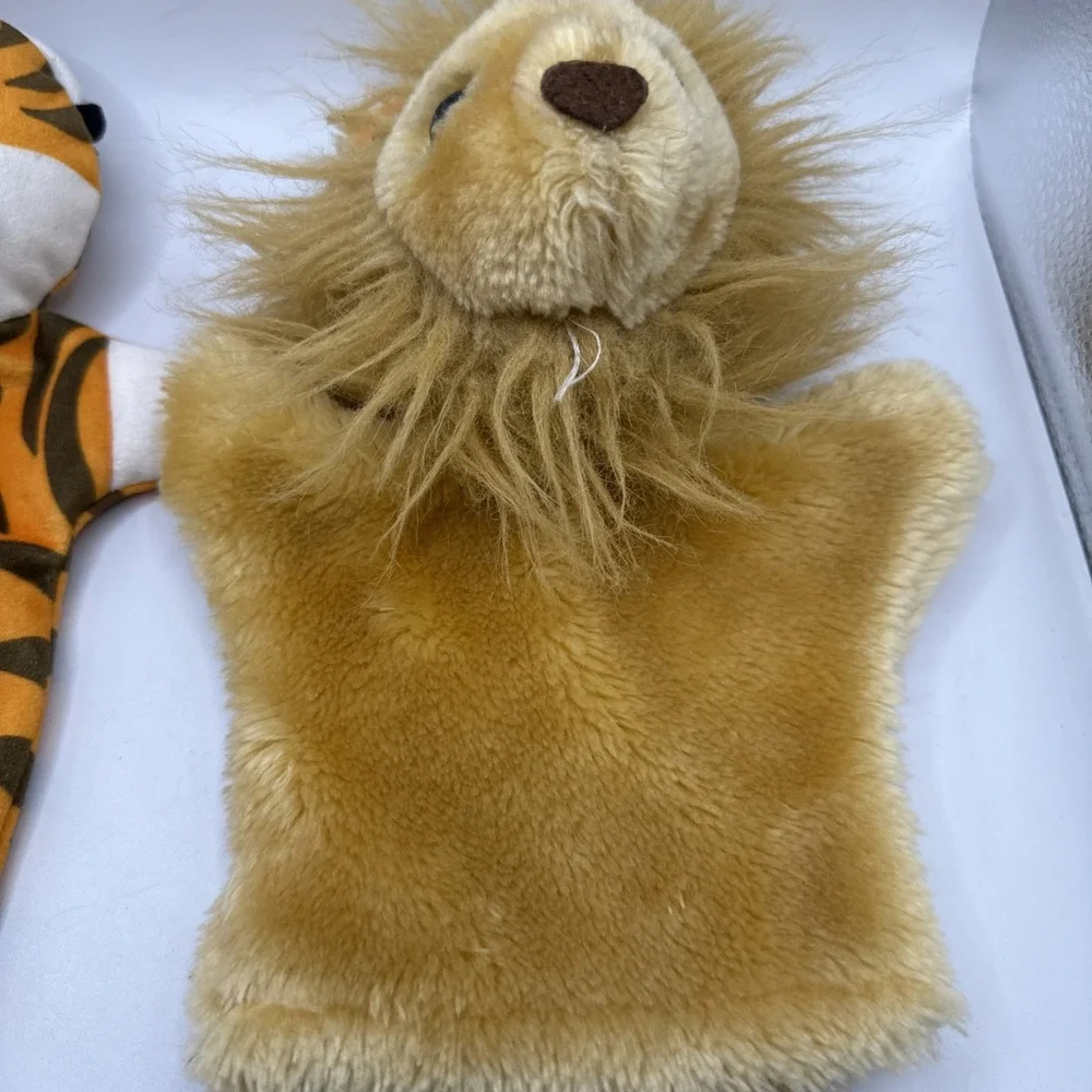 Lot of 2 hand puppets animals jungle Lion Unbranded & Tiger soft  1 Melissa Doug